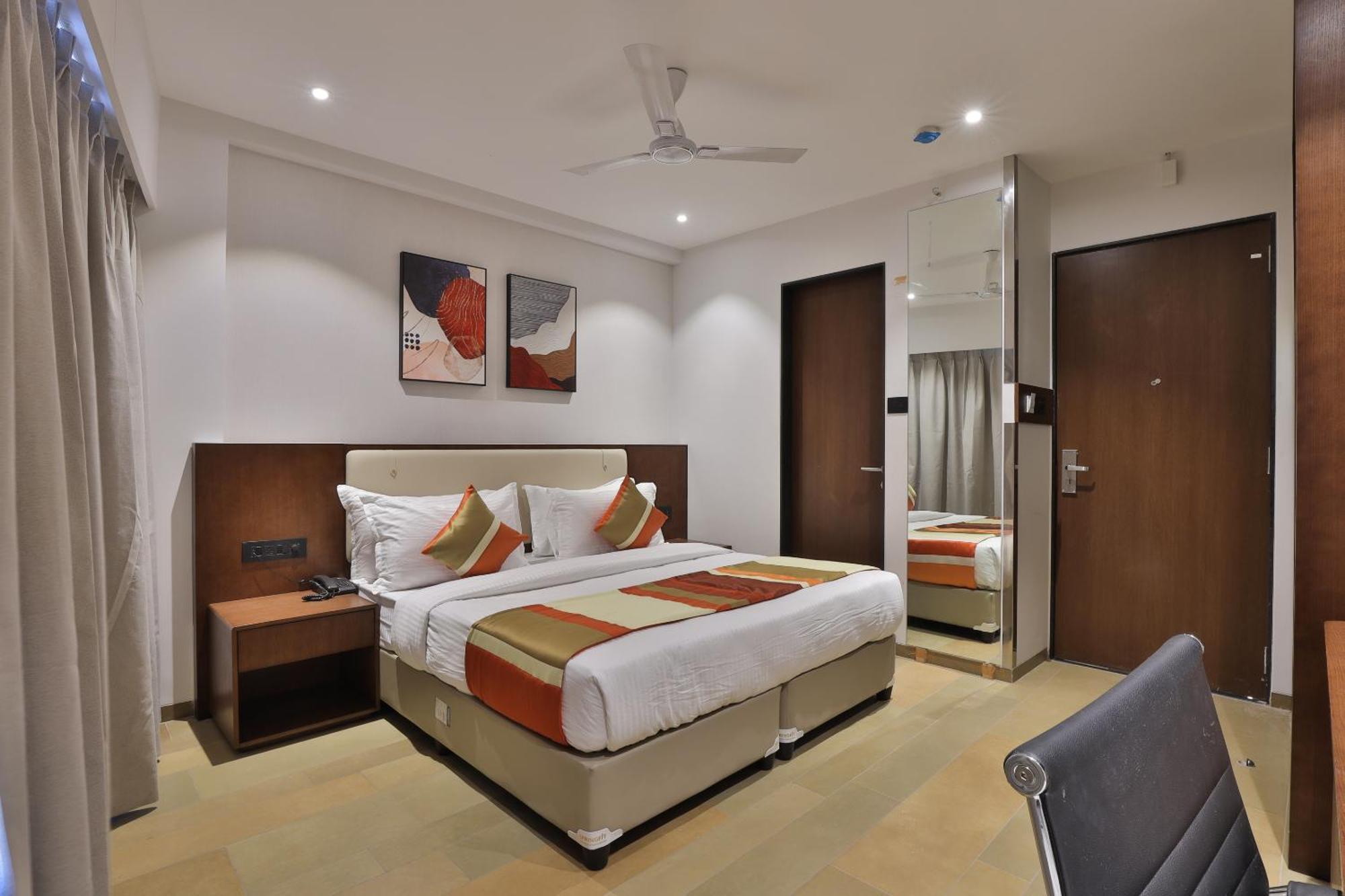 Hotel Elements Сурат Экстерьер фото
