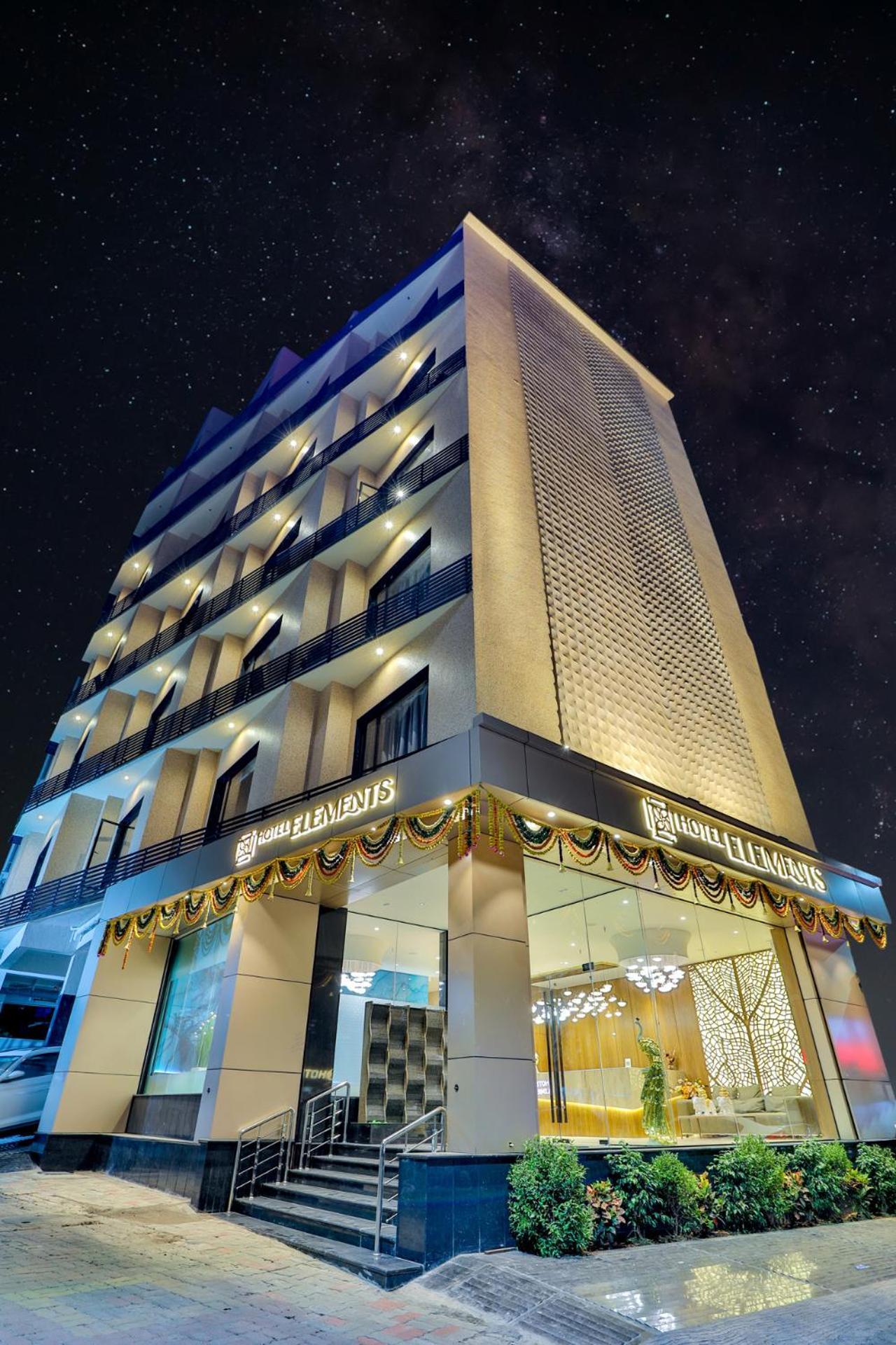 Hotel Elements Сурат Экстерьер фото