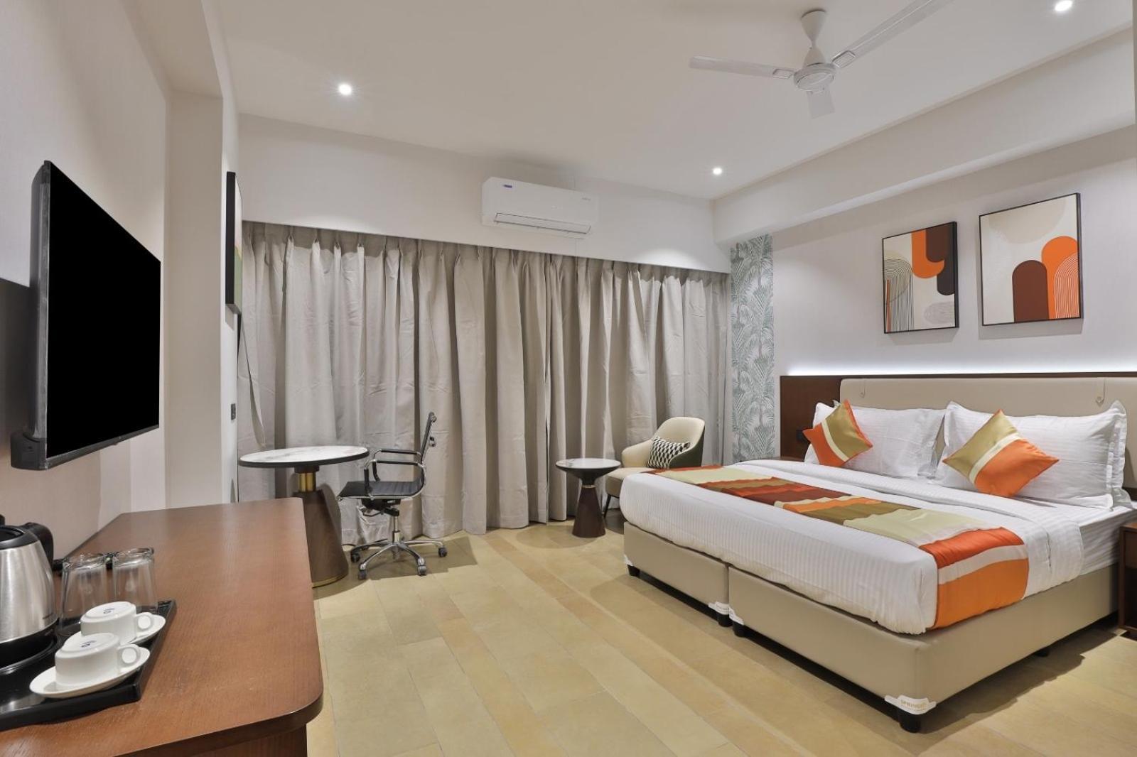 Hotel Elements Сурат Экстерьер фото